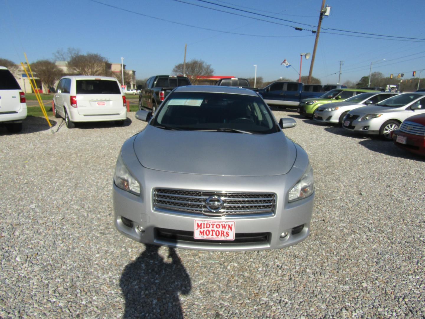 2011 Silver /Gray Nissan Maxima S (1N4AA5AP1BC) with an 3.5L V6 DOHC 24V engine, Automatic transmission, located at 15016 S Hwy 231, Midland City, AL, 36350, (334) 983-3001, 31.306210, -85.495277 - Photo#1